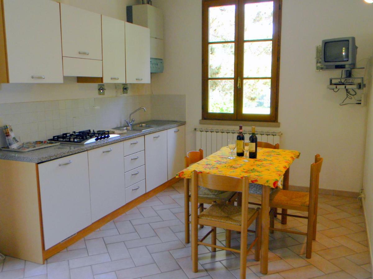 Appartamenti Avanella A 150 Mt Dalla Piscina 150 Mt From Swimming Pool チェルタルド エクステリア 写真