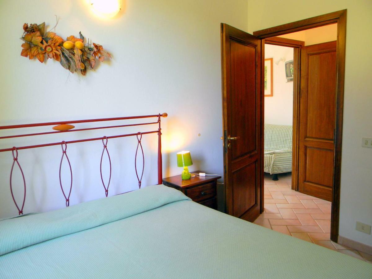 Appartamenti Avanella A 150 Mt Dalla Piscina 150 Mt From Swimming Pool チェルタルド エクステリア 写真