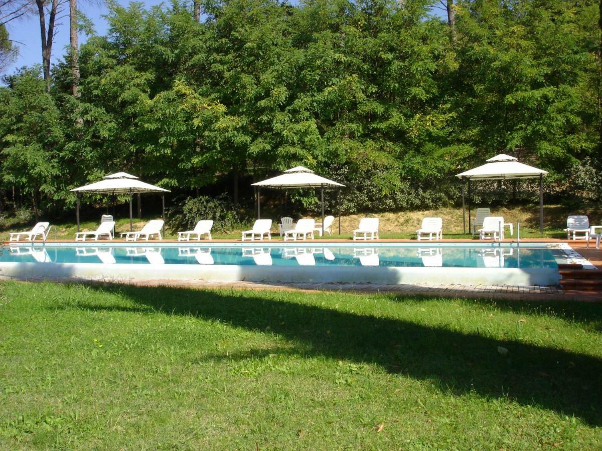 Appartamenti Avanella A 150 Mt Dalla Piscina 150 Mt From Swimming Pool チェルタルド エクステリア 写真