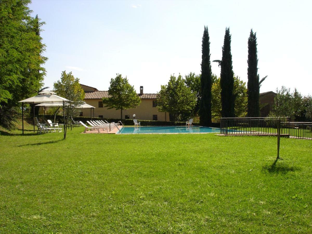 Appartamenti Avanella A 150 Mt Dalla Piscina 150 Mt From Swimming Pool チェルタルド エクステリア 写真