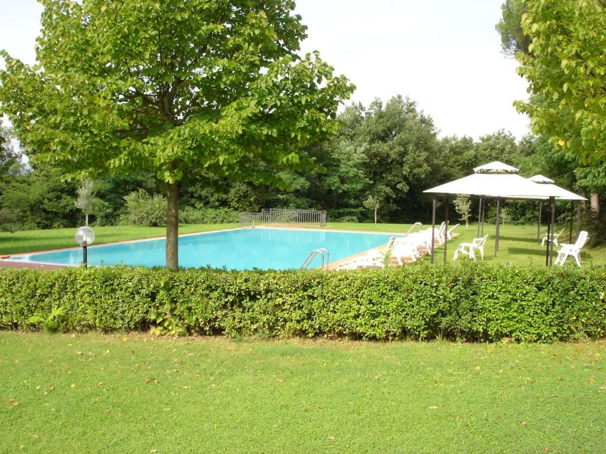 Appartamenti Avanella A 150 Mt Dalla Piscina 150 Mt From Swimming Pool チェルタルド エクステリア 写真